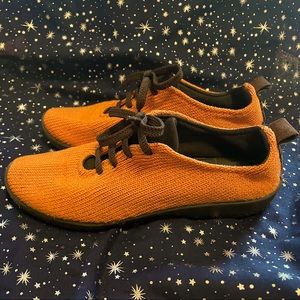 Arcopedico knit sneakers womens size 9-9.5/40